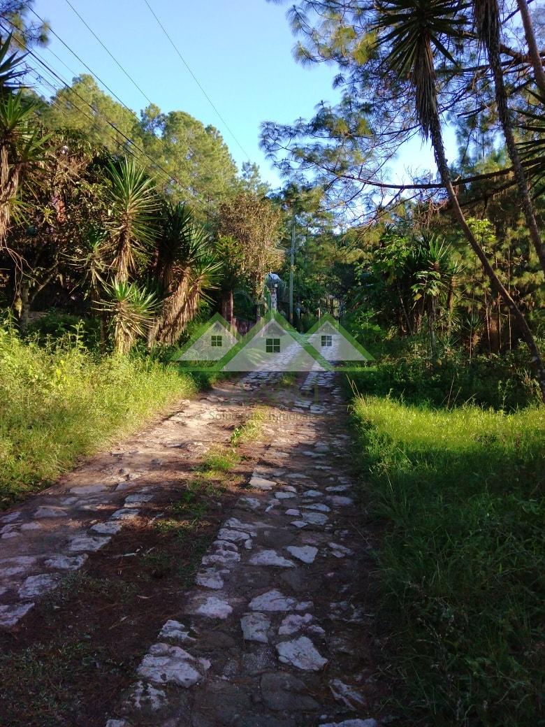 Terreno en venta en El Tablón- El Piligüin en circuito cerrado