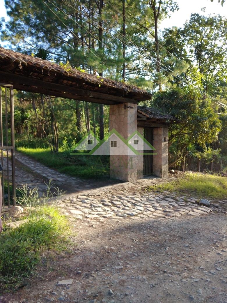 Terreno en venta en El Tablón- El Piligüin en circuito cerrado