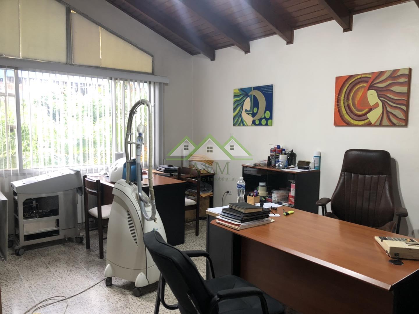 Casa en venta en Lomas del Guijarro Sur 570.12v2 de terreno